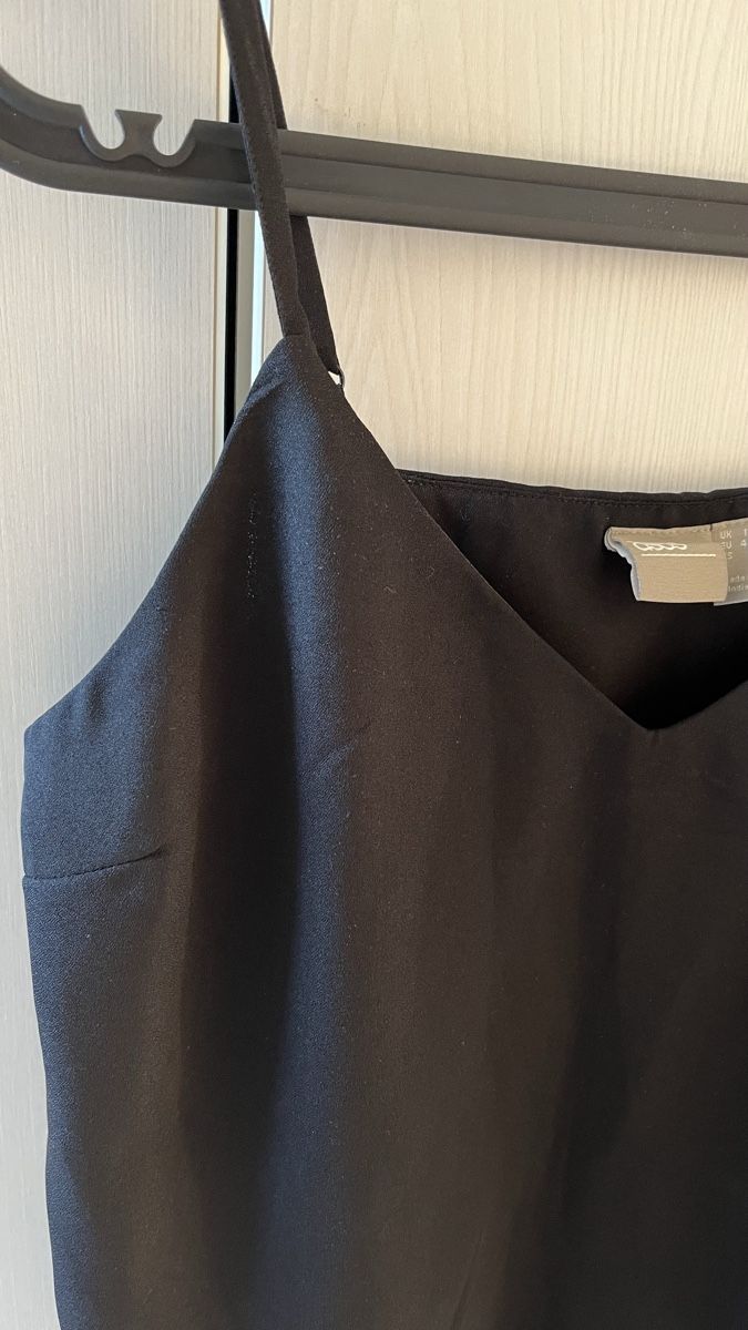 Asos Top: Top schwarz V-Ausschnitt – Usato da Zürich venduto da vhaav1510 2