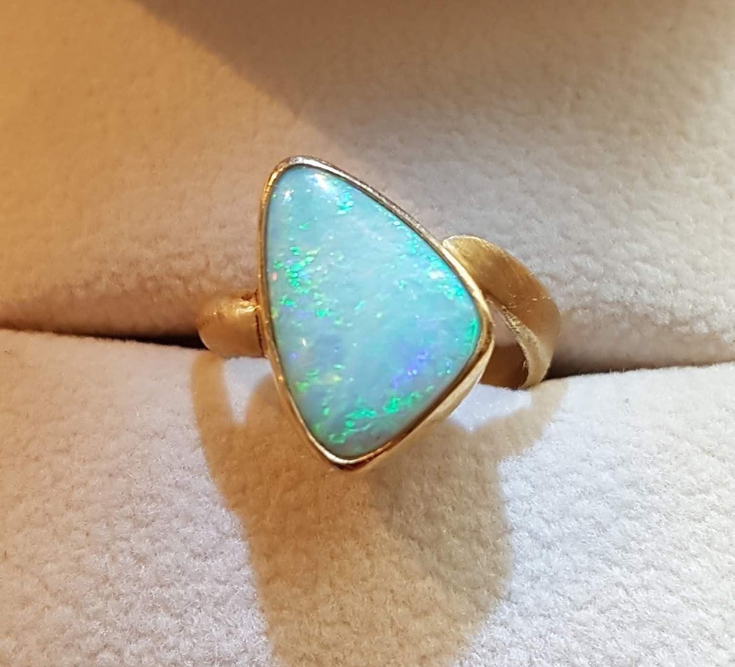 Anelli: **Exklusiver 18k Goldring mit australischem Fancy-Opal** – Nuovo e nell'imballaggio originale da zuerich venduto da Jewlsdesign 2