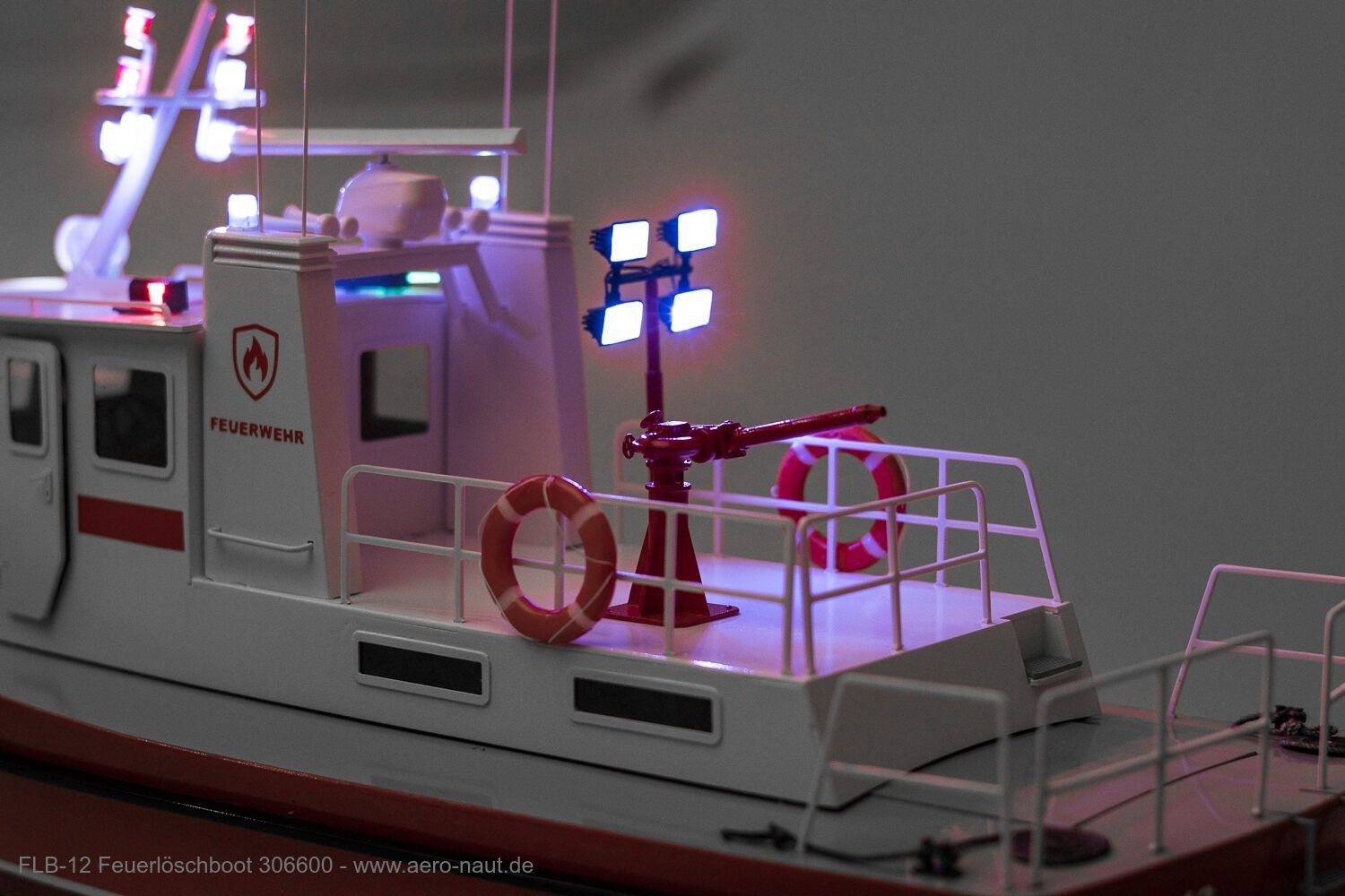 Modellismo RC: Aeronaut Feuerlöschboot FLB-12, Bausatz – Nuovo e nell'imballaggio originale da Horgen venduto da RcModell 8