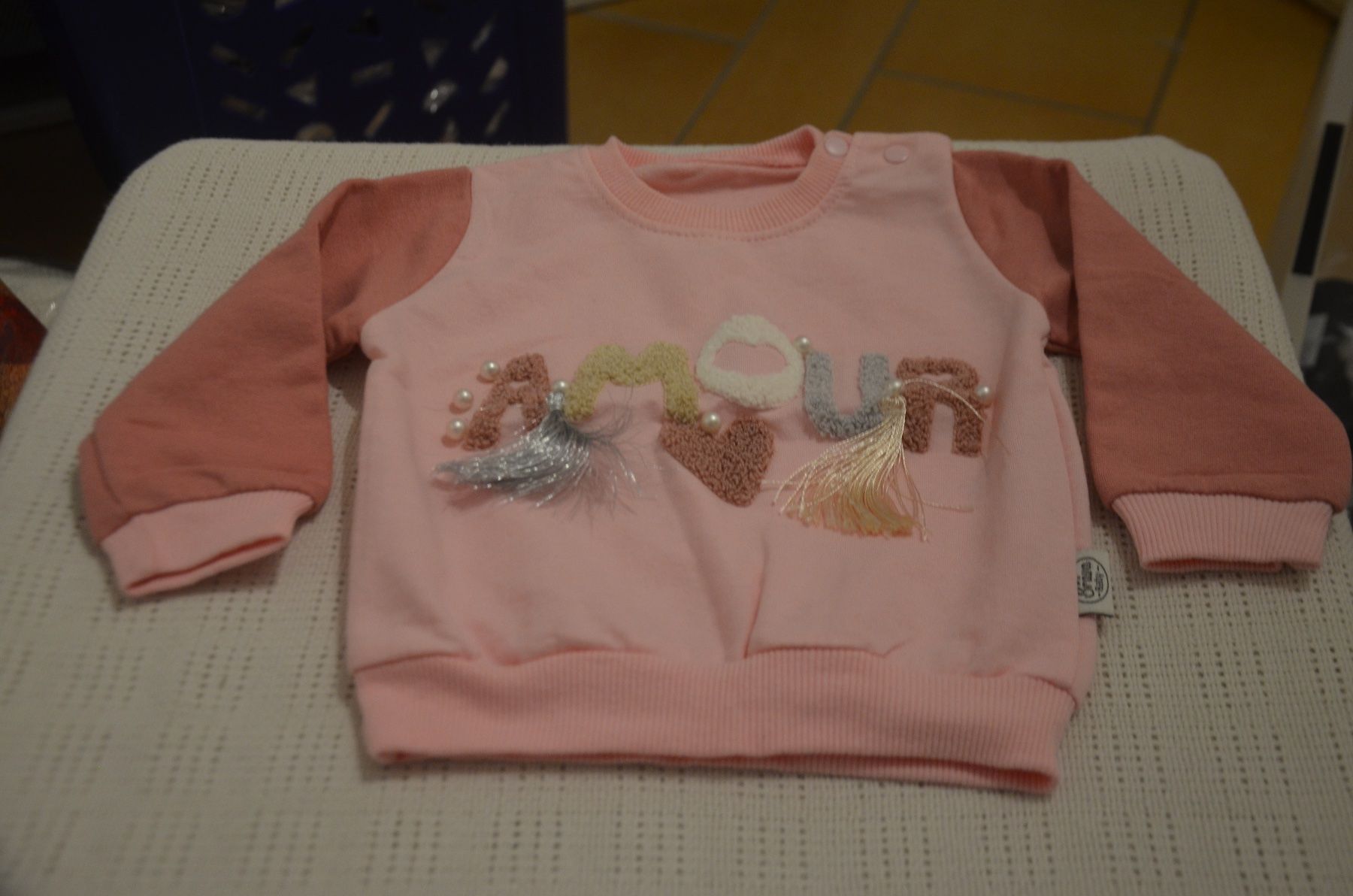 Lotti & Set di vestiti: TAILLE 80 - ENSEMBLE AMOUR – Usato da Chiasso venduto da Dolly015 1