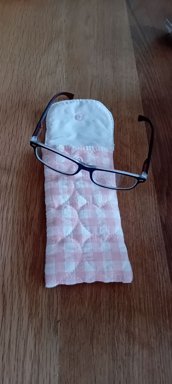 Occhiali & Lenti: Brille mit Etui - Sehstärke -2.00  – Nuovo (secondo la descrizione) da Burgdorf venduto da carodesign1 1