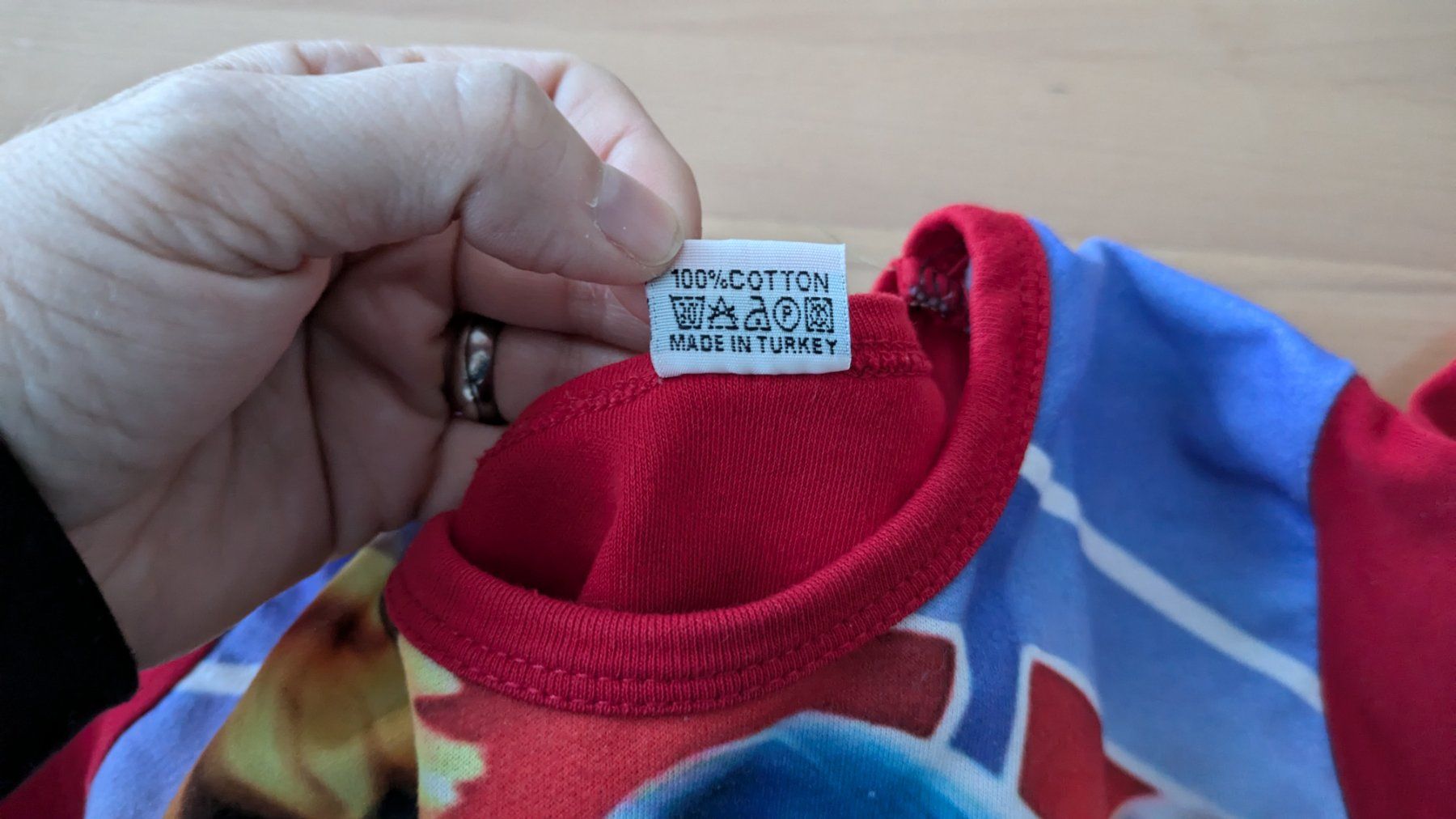 Pullover & Sweatshirts: Miraculous- Ladybug - Langarm Shirt - 104 – Gebraucht aus Staufen von Fleby84 2