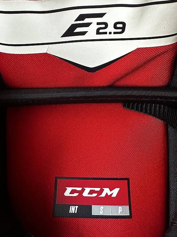 Protections: CCM E 2.9 Int Small Goalie – D'occasion à Buochs par pas_687f 2