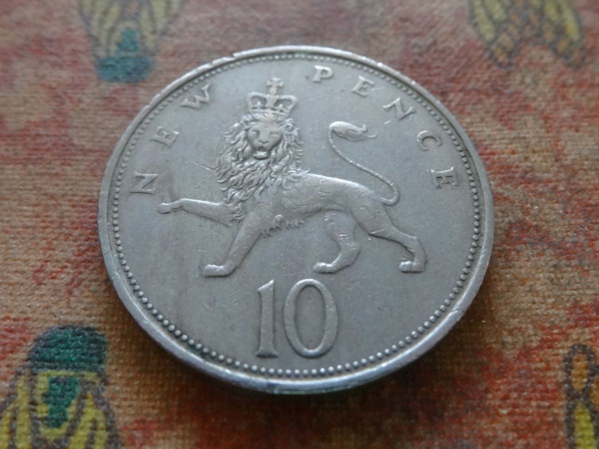 Alle Münzen: ROYAUME-UNI  10 Pence  1971 – Gebraucht aus Romanel-sur-Lausanne von Swift13