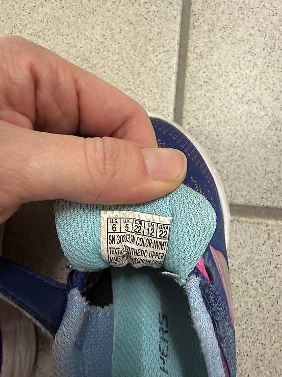 Scarpe per ragazzi: Schuhe kinder Sketcher - gr. 22 – Usato da Zürich venduto da mat_5l7y 2