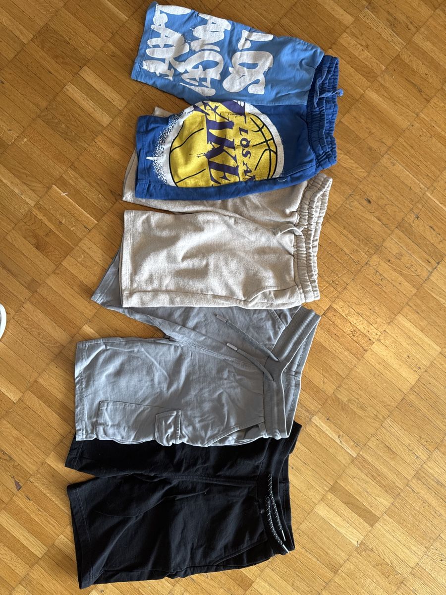 Pantaloni: Coole Shorts Gr. 122/128 – Usato da Glattpark(Opfikon) venduto da cherrytomate