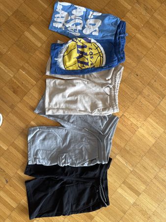 Coole Shorts Gr. 122/128