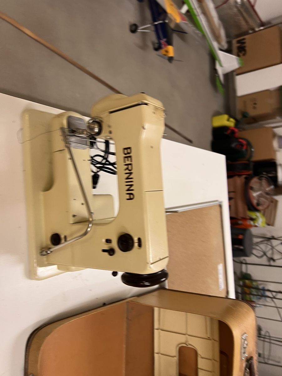 Bernina Machines à coudre: Bernina – D'occasion à Wiler b. Seedorf par Didila 2