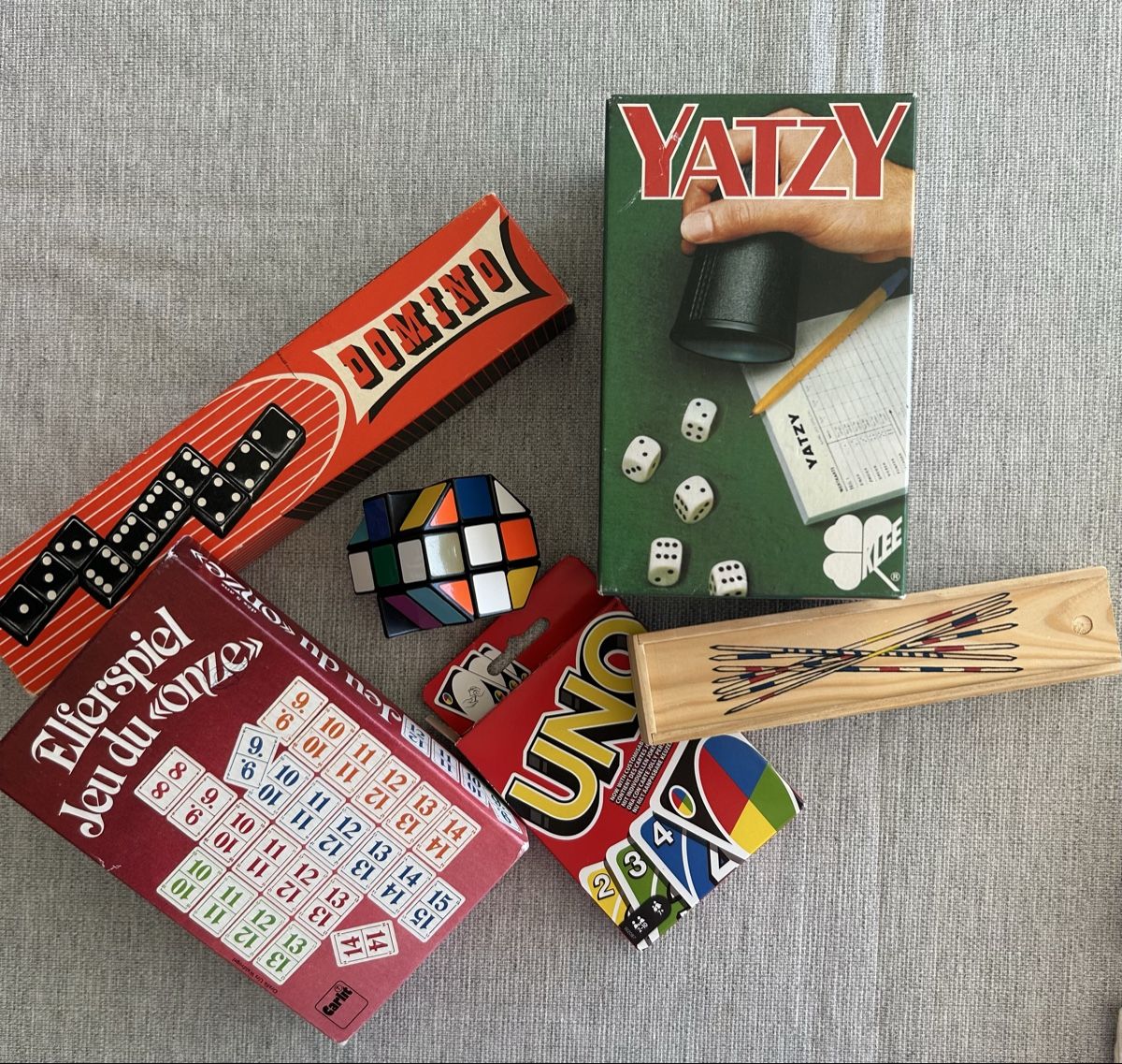 Giochi: Spiele  – Usato da Hünenberg See venduto da Fichten 3