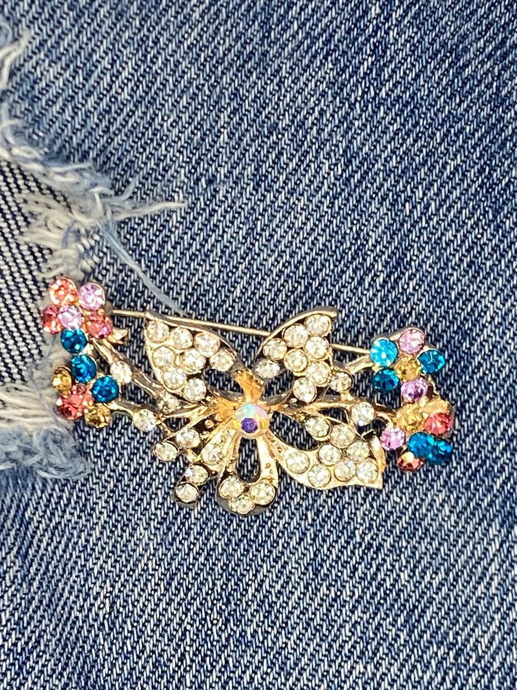 Spille & Fermagli: Edle Fashion Brosche Color Bijoux – Nuovo e nell'imballaggio originale da Kölliken venduto da Djilazro 1
