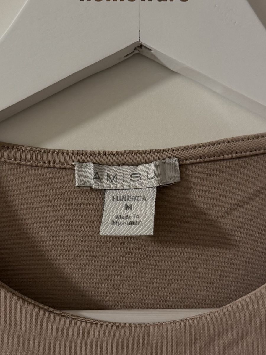 T-shirt: NewYorker Body Beige, Grösse M – Nuovo (secondo la descrizione) da Tuggen venduto da jess_gls06 1