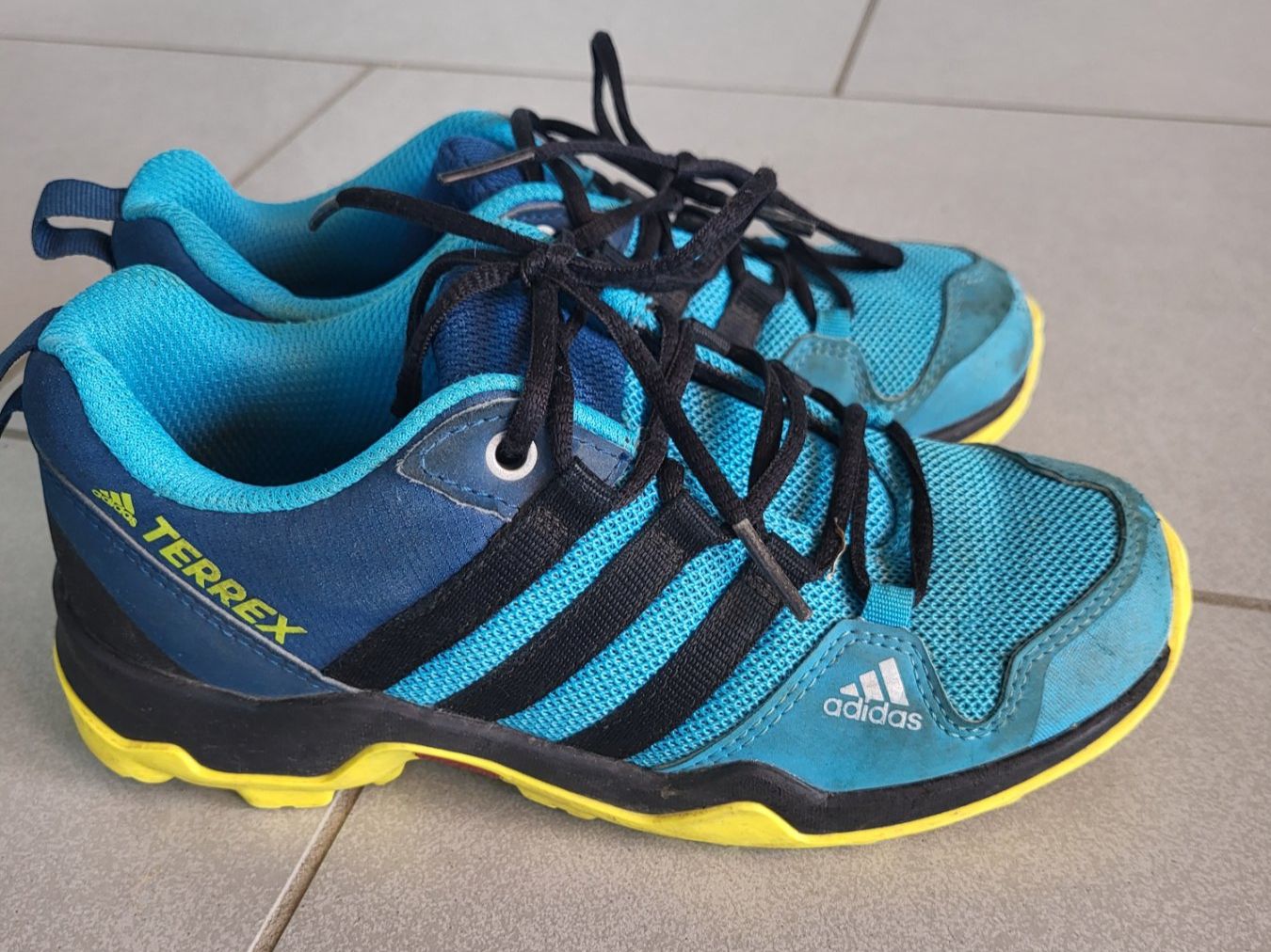 Adidas Schuhe für Jungen: Adidas Terrex Wanderschuhe Turnschuhe gr. 32 – Gebraucht aus Boswil von i12i