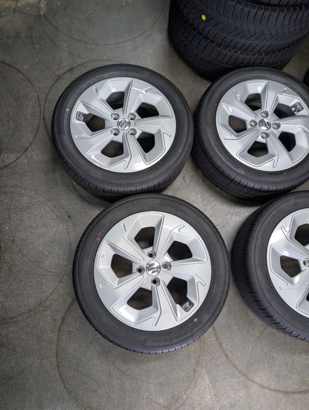 Felgen: Suzuki Felgen  – Neu und originalverpackt aus Dürrenäsch von Pneu-Idris 1
