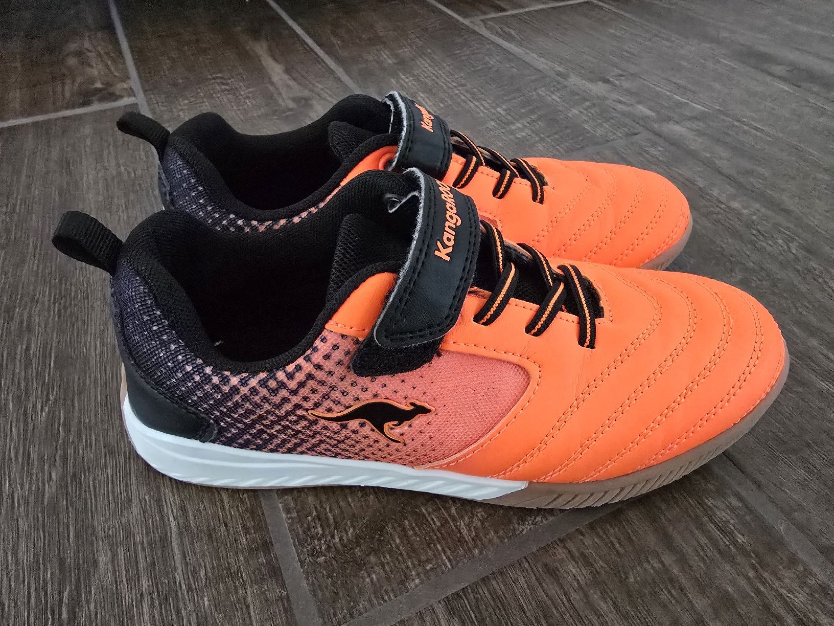 Scarpe per ragazzi: Hallenschuhe Gr.35 – Usato da Wynau venduto da mar_5v8x
