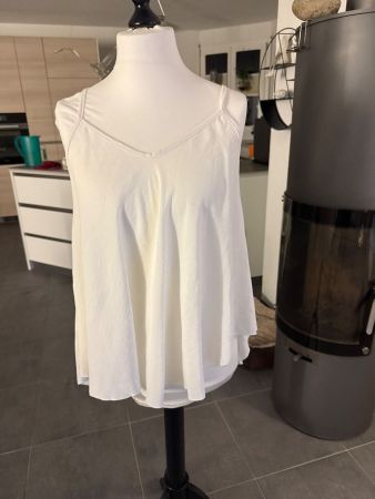 Sommerliches Top in Weiss, Grösse M - Ideal für den Sommer!