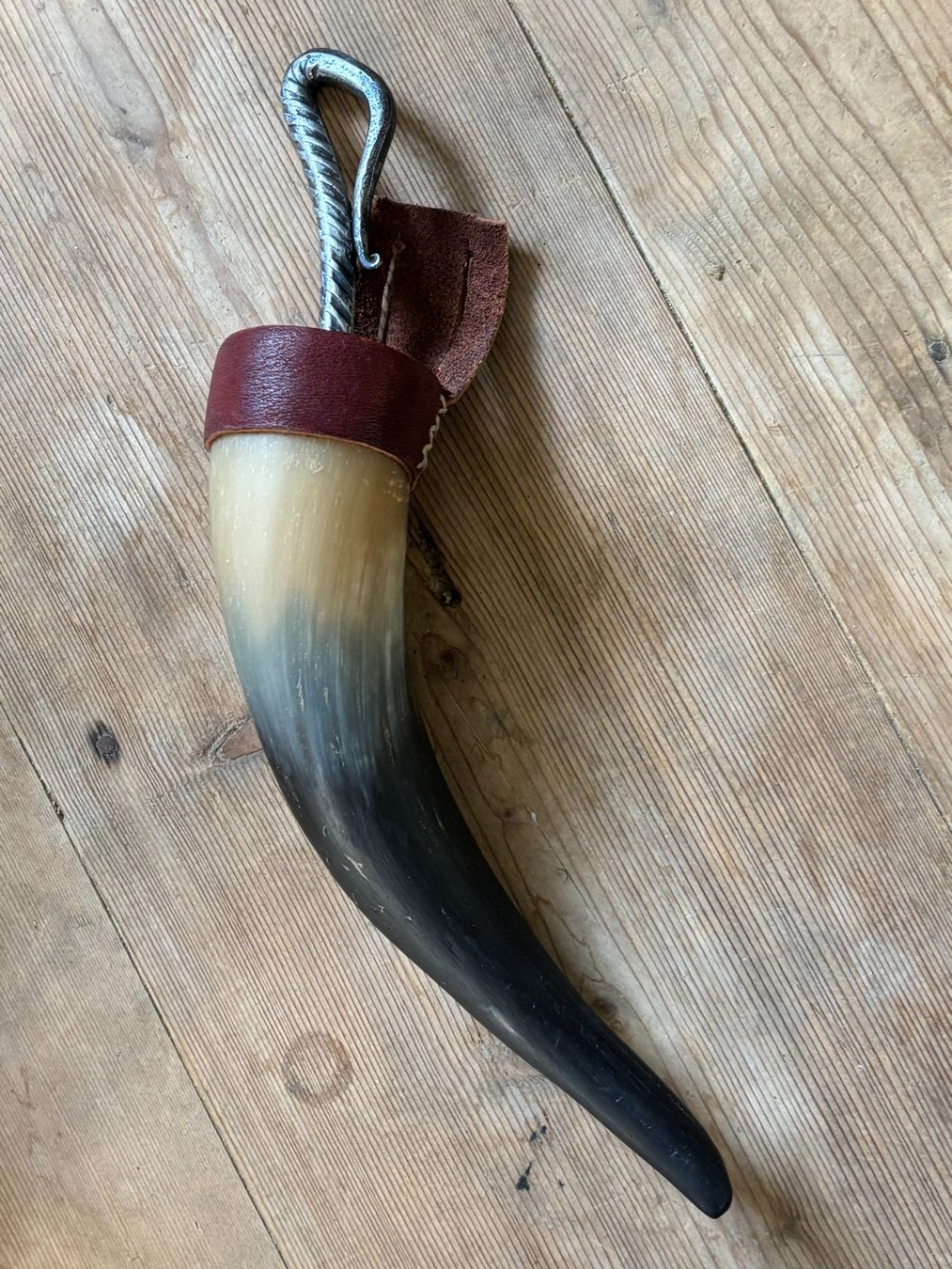 Posate: Wunderschönes, einzigartiges Messer mit Horn-Scheide(Unikat) – Usato da Berneck venduto da danilo5561