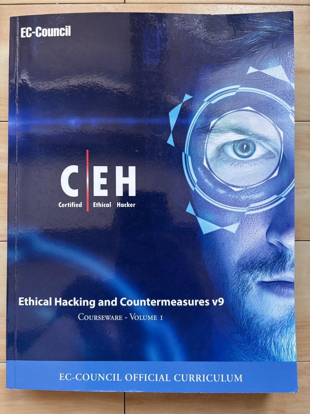 Bücher: CEH Ethical Hacking v9 – 4 Fachbücher / Courseware – Gebraucht aus Bassersdorf von Andre_g1 1