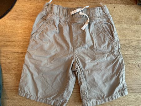 C&A Shorts beige für Kinder Grösse 128 guter Zustand