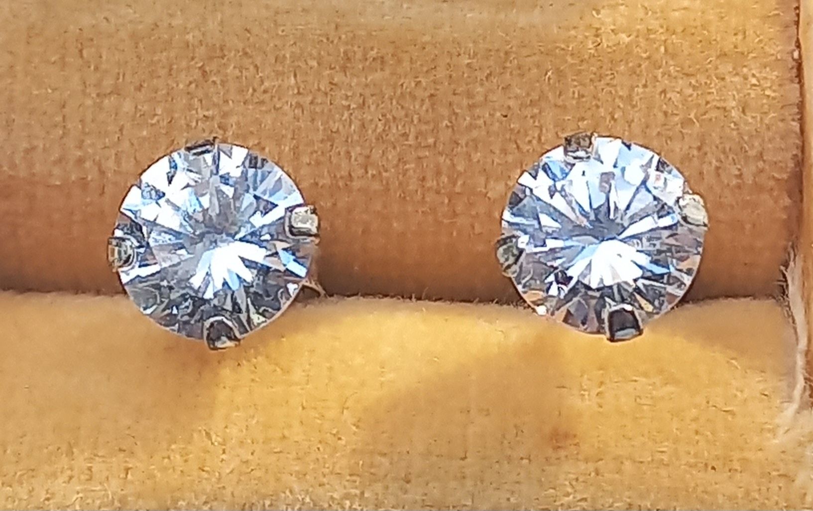 Boucles d'oreille: Ohrstecker 925 Silber Zirkonia – D'occasion à Buchs AG par Dzirul