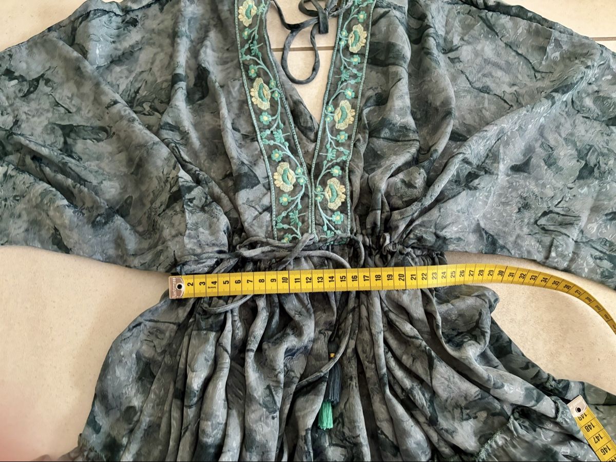 Vestiti: Kleid Gr.42 – Usato da Eglisau venduto da 3flower-power3 6