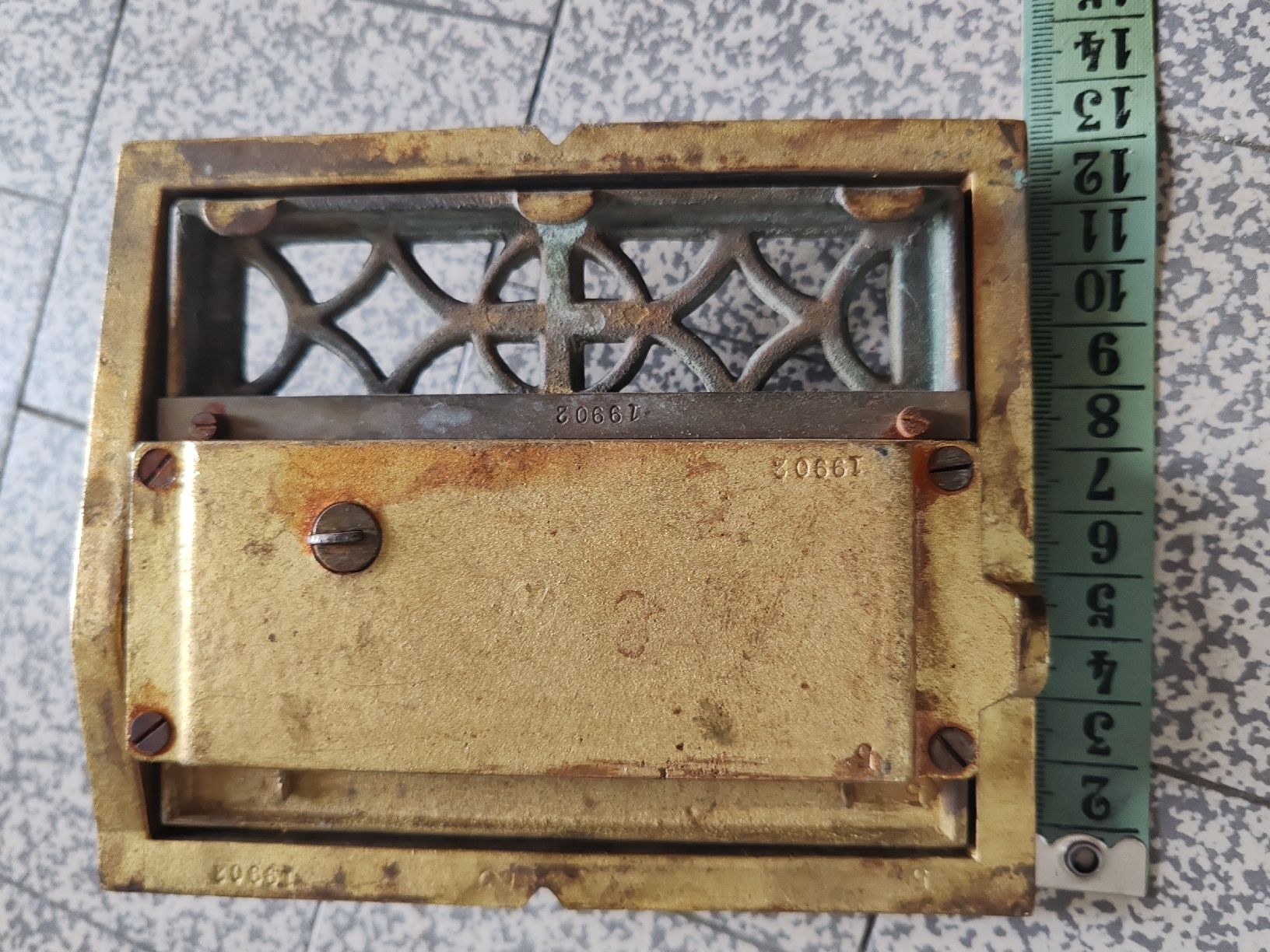 Alle Dekorationen: Antikes Postfach Tür Messing Nummer 19902 gebraucht – Gebraucht aus Wila von neu_s8qs 3