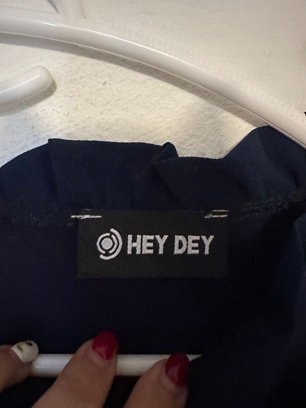 T-shirt: Dunkelblaues Oberteil von Hey Dey – Usato da Schaan venduto da Hermine2018 1