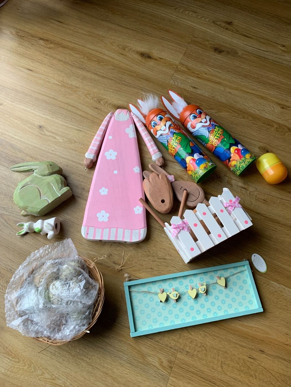 Tutte le decorazioni: Großes Set Dekoration & Verpackung Geschenk Ostern Hase Eier – Usato da Wolfwil venduto da NewGirl