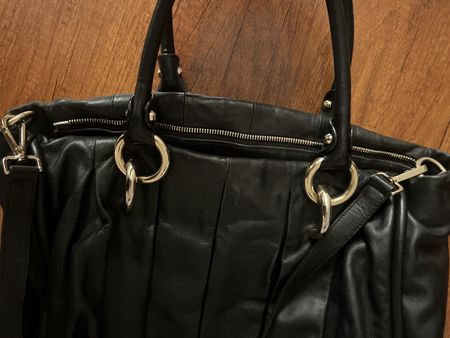 Elegante Bally Handtasche, schwarz, zeitloses Design