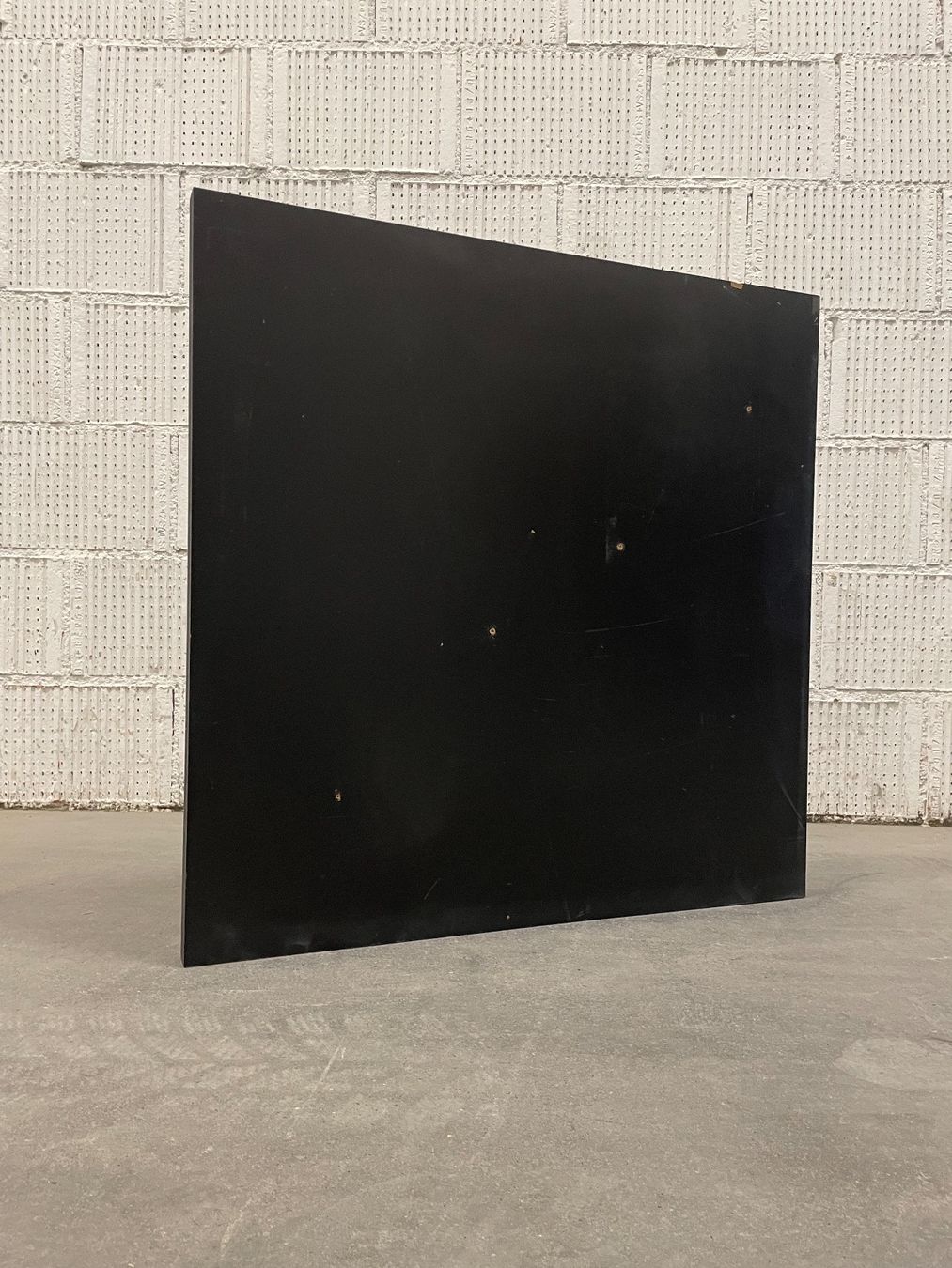 Servierplatten: MDF ca. 30mm_ca. 700 x 700 mm_Lackiert mit Acrylfarbe – Gebraucht aus Flawil von Waldau1A