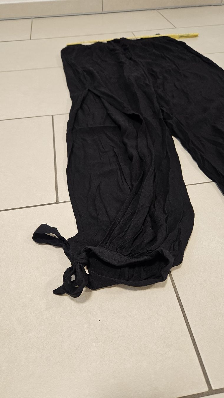 Hosen: Hose schwarz mit Schlitz Gr. L – Neu und originalverpackt aus Schaan von car_wrv2 2