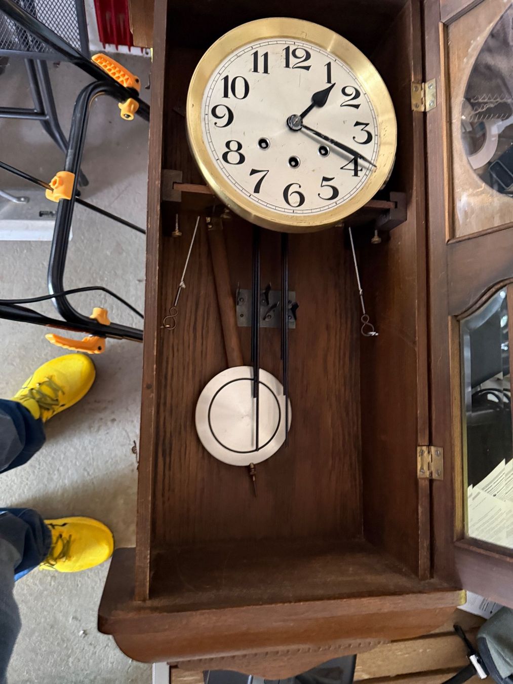Articoli in legno: Alter Regulator mit wunderschönem Holzgehäuse – Usato da Rümlang venduto da Hazel 1