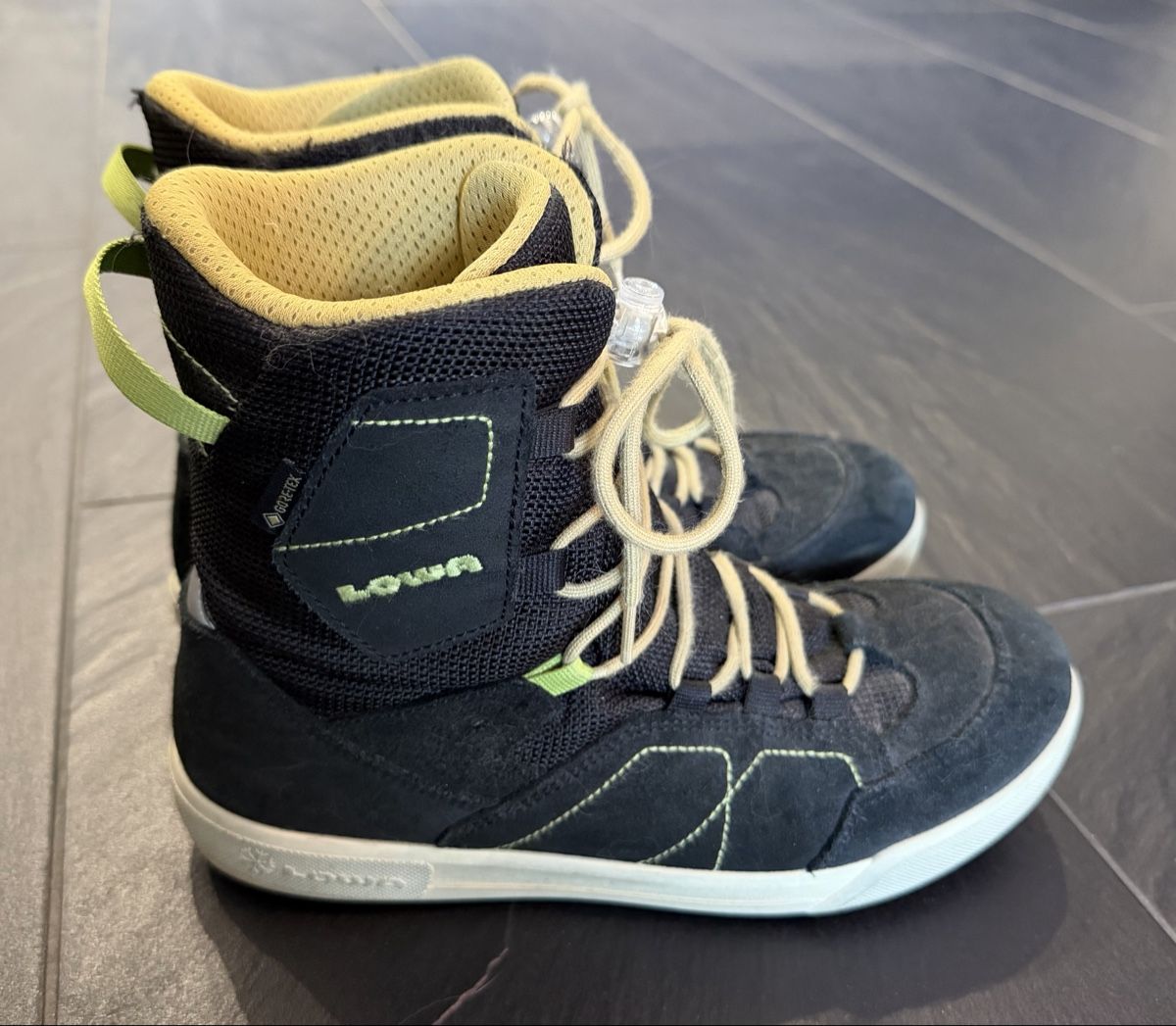 Lowa Schuhe für Jungen: Lowa-Winterstiefel, Grösse 39 – Gebraucht aus Oberentfelden von Barbabella21