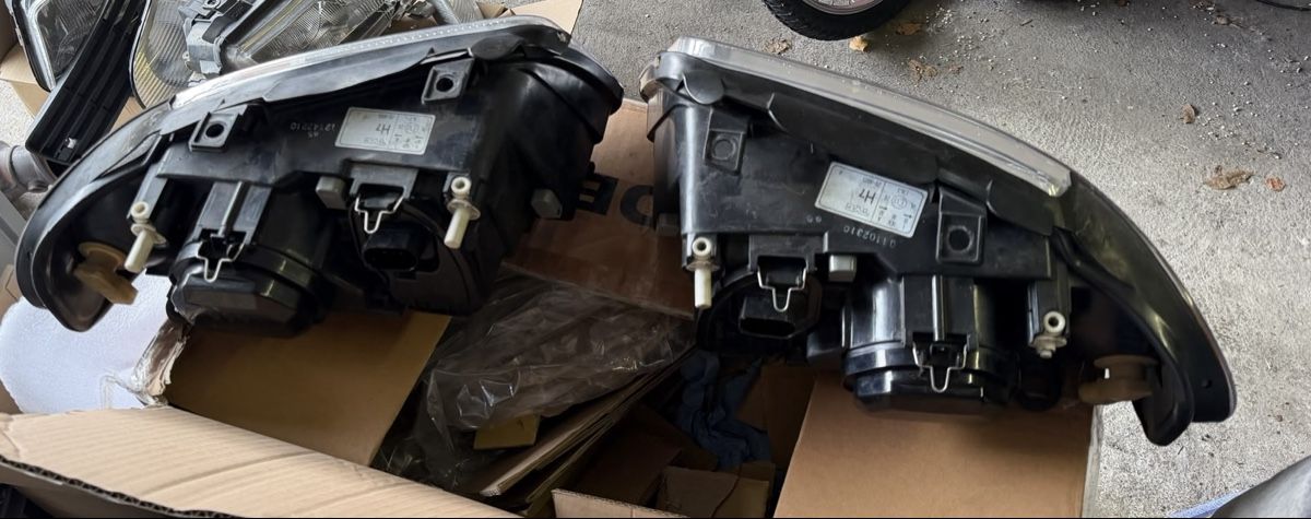 Audi Fari: Scheinwerfer Halogen LED Audi A4 B5 FL – Usato da Wettingen venduto da vpr_9gz6 1