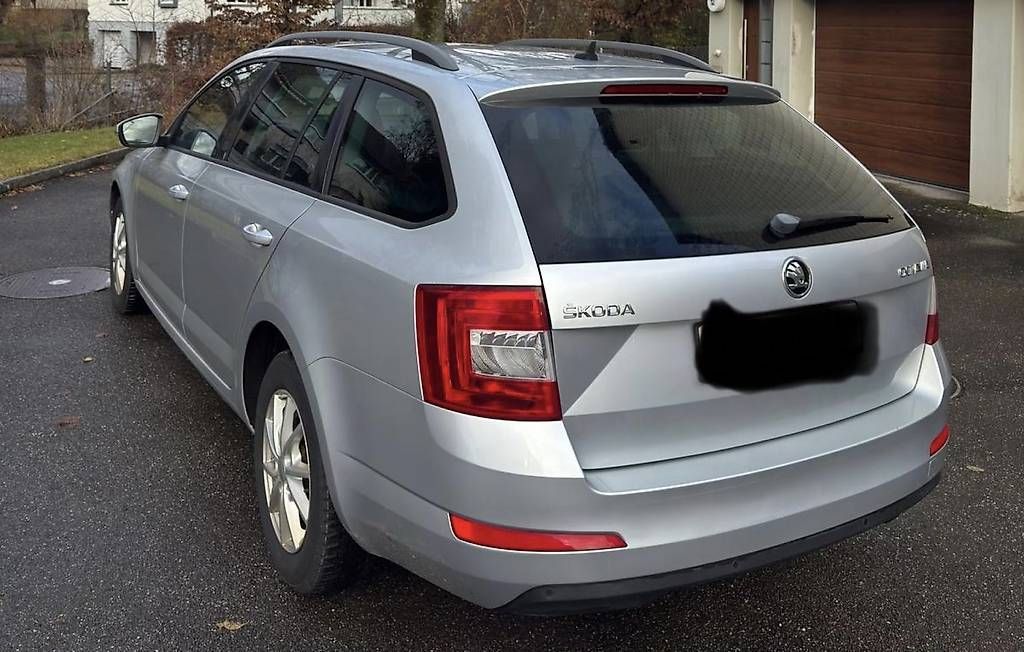 Skoda Automobili: SKODA OCTAVIA 1.6 Kombi – Usato da Liebefeld venduto da Thunplayaz 1