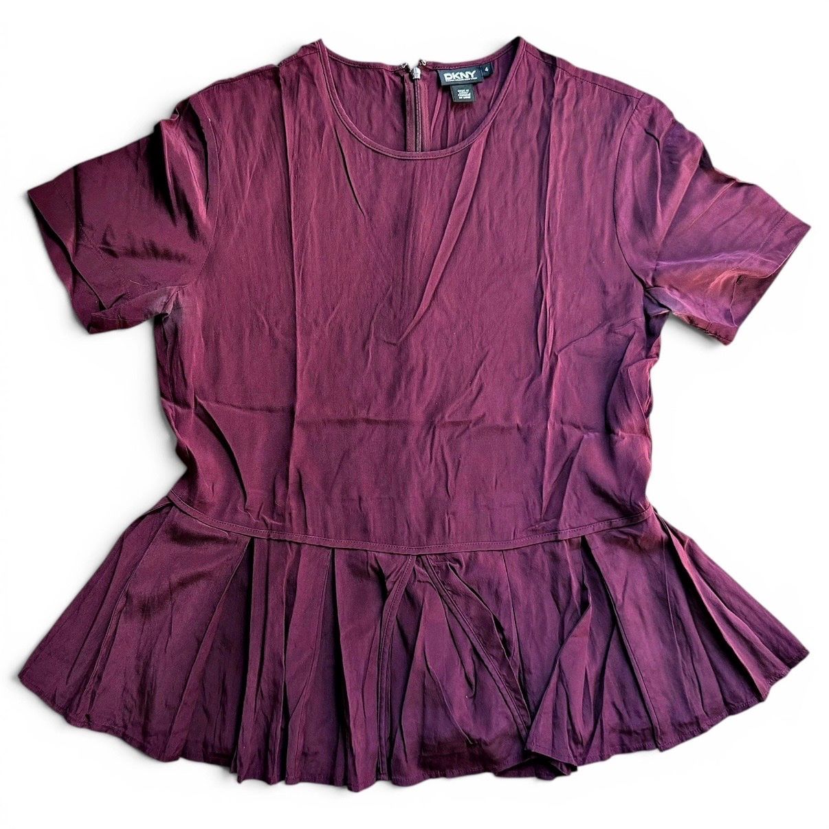 DKNY T-shirts: DKNY Seidenshirt 🩷 – D'occasion à zürich par vintage12