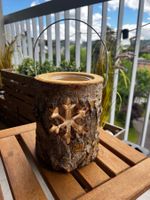 Rustikales Holz-Windlicht mit Schneeflocke