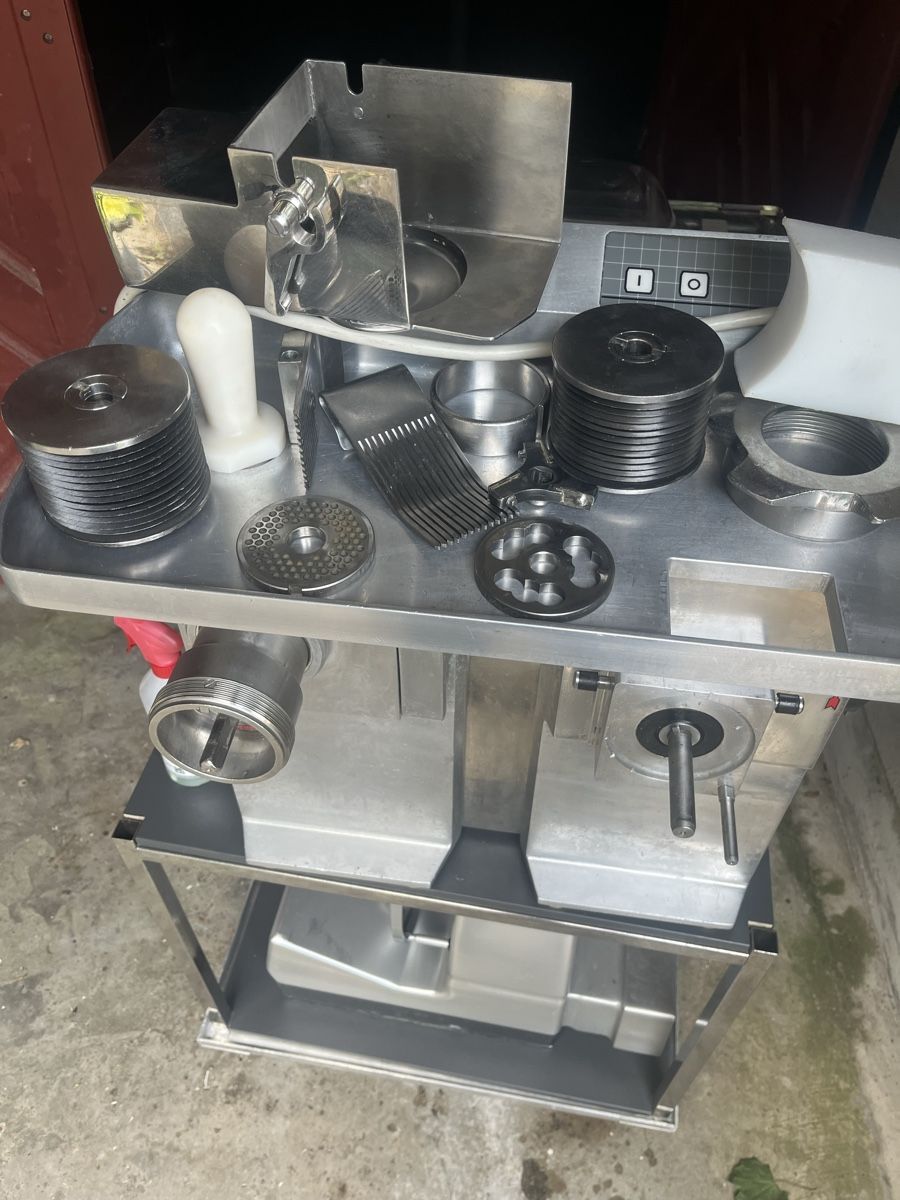 Tutte le macchine: Brunner Fleischwolf Combistar TS mit Zubehör  – Usato da Flaach venduto da Auto6011 2