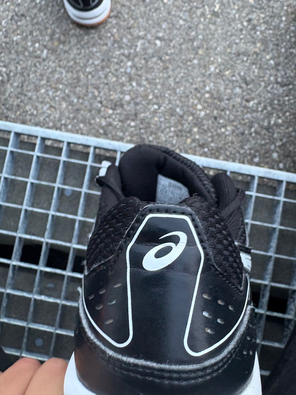 Asics Herrenschuhe: Asics Turnschuhe – Gebraucht aus Wila von are_n67h 3