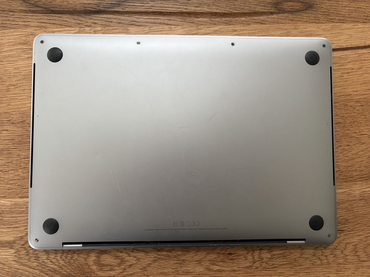 Apple Notebook: Macbook Pro – Usato da Buch am Irchel venduto da ivanivan01 2