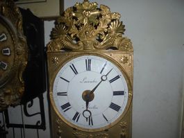 Antike Comtois, Monatsläufer mit Scherengang, von ca. 1840