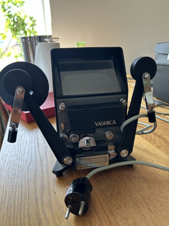 Yashica 8PE-Dual Super Film Editor Vintage Gem! (Usato) a - Main Image