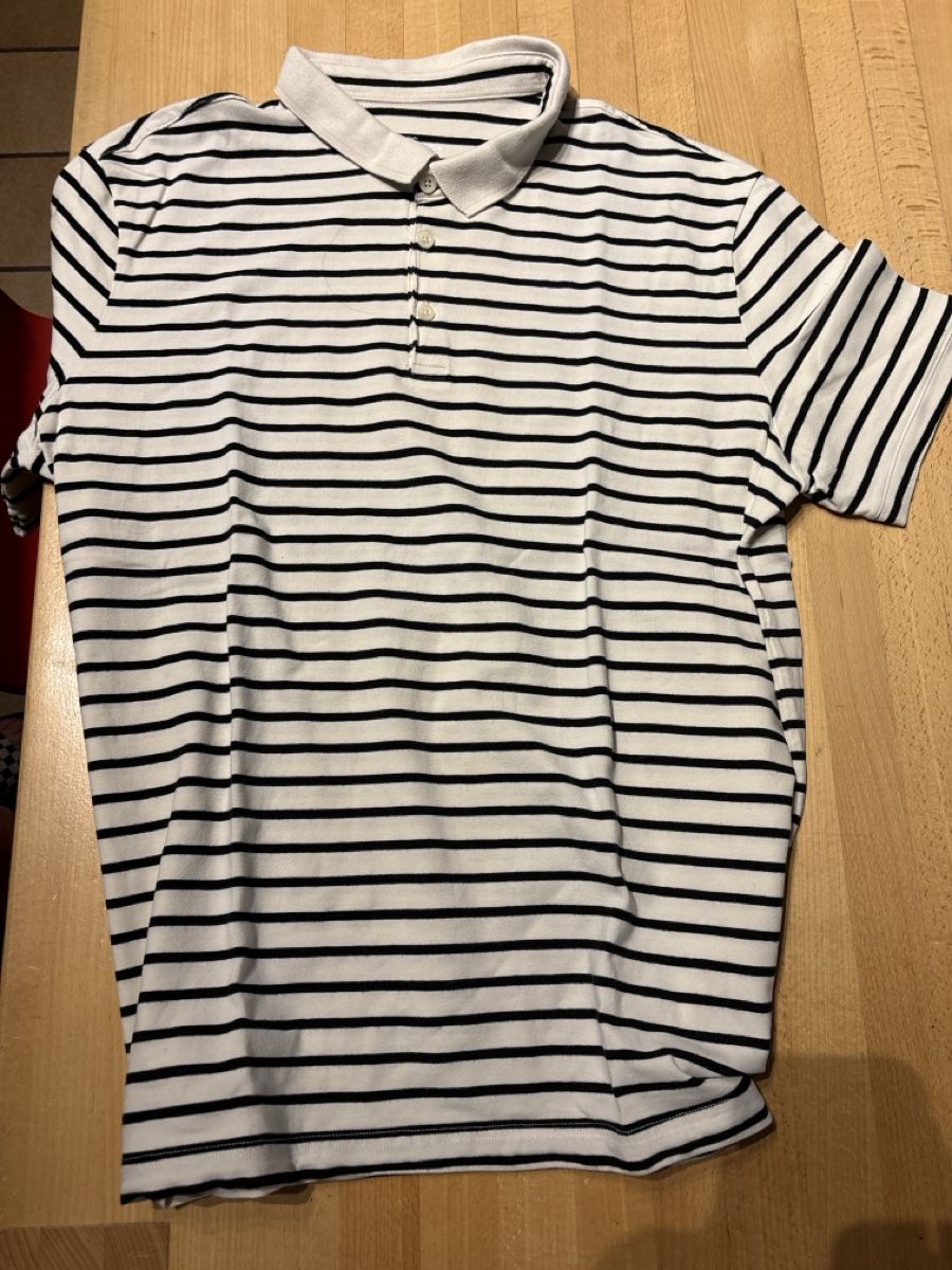 T-shirt: T-shirt polo – Nuovo (secondo la descrizione) da Uvrier venduto da lou_dhk8
