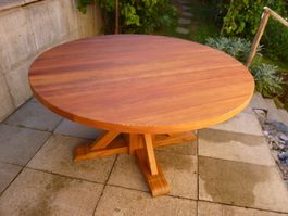 Gartentisch aus Holz