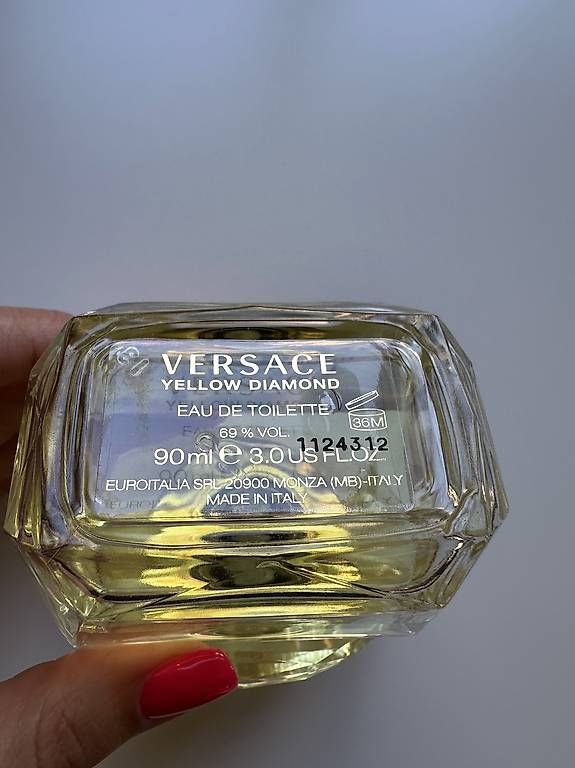 Profumi & Eau de Toilette: Versace Yellow diamond 90ml  – Usato da Zürich venduto da luc_bb9h 1