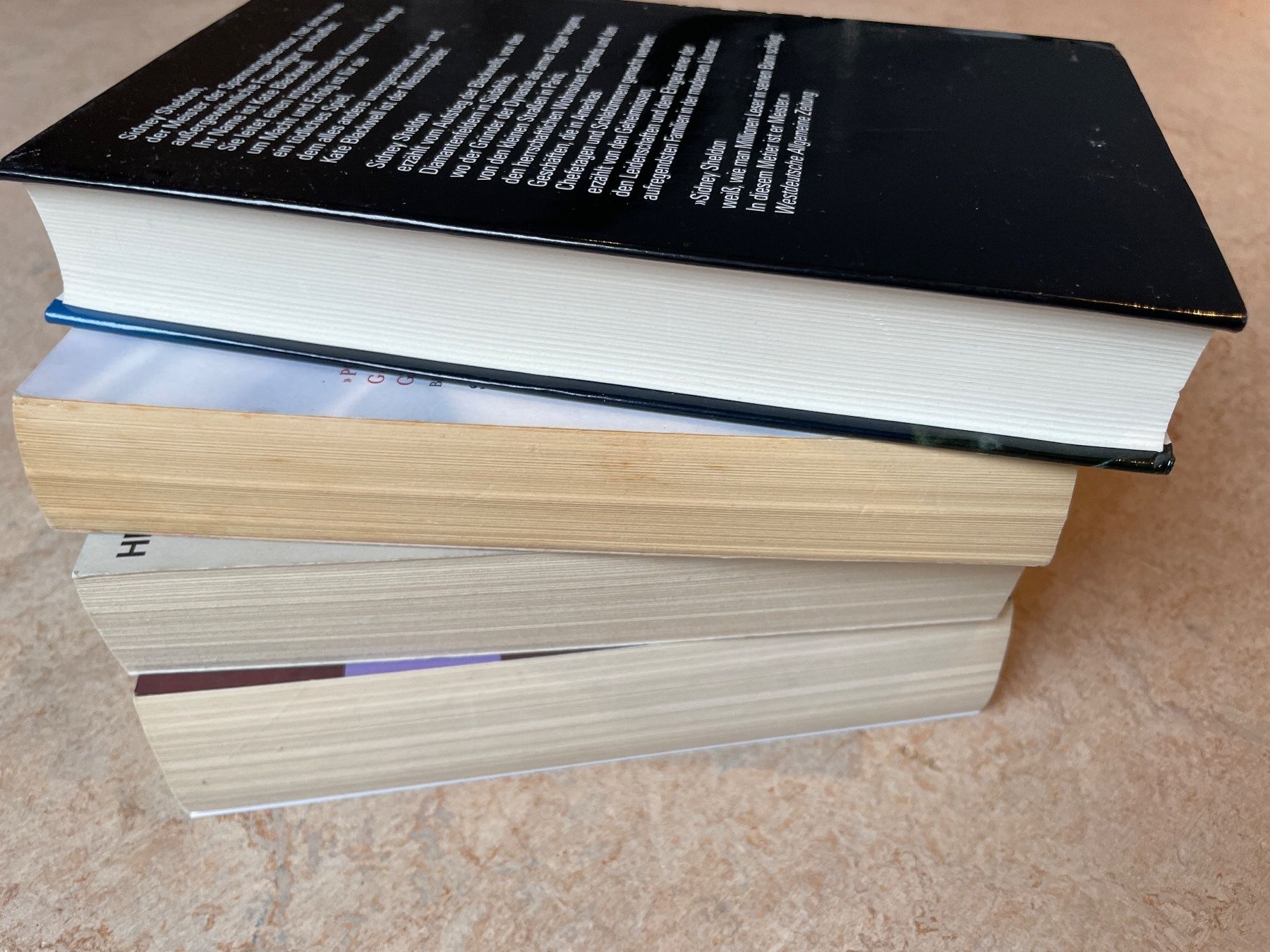 Libri: 4 Thriller Romane S.Sheldon, K.Slaughter, P.James,M. Higgins – Usato da Klingnau venduto da vollmond36 7