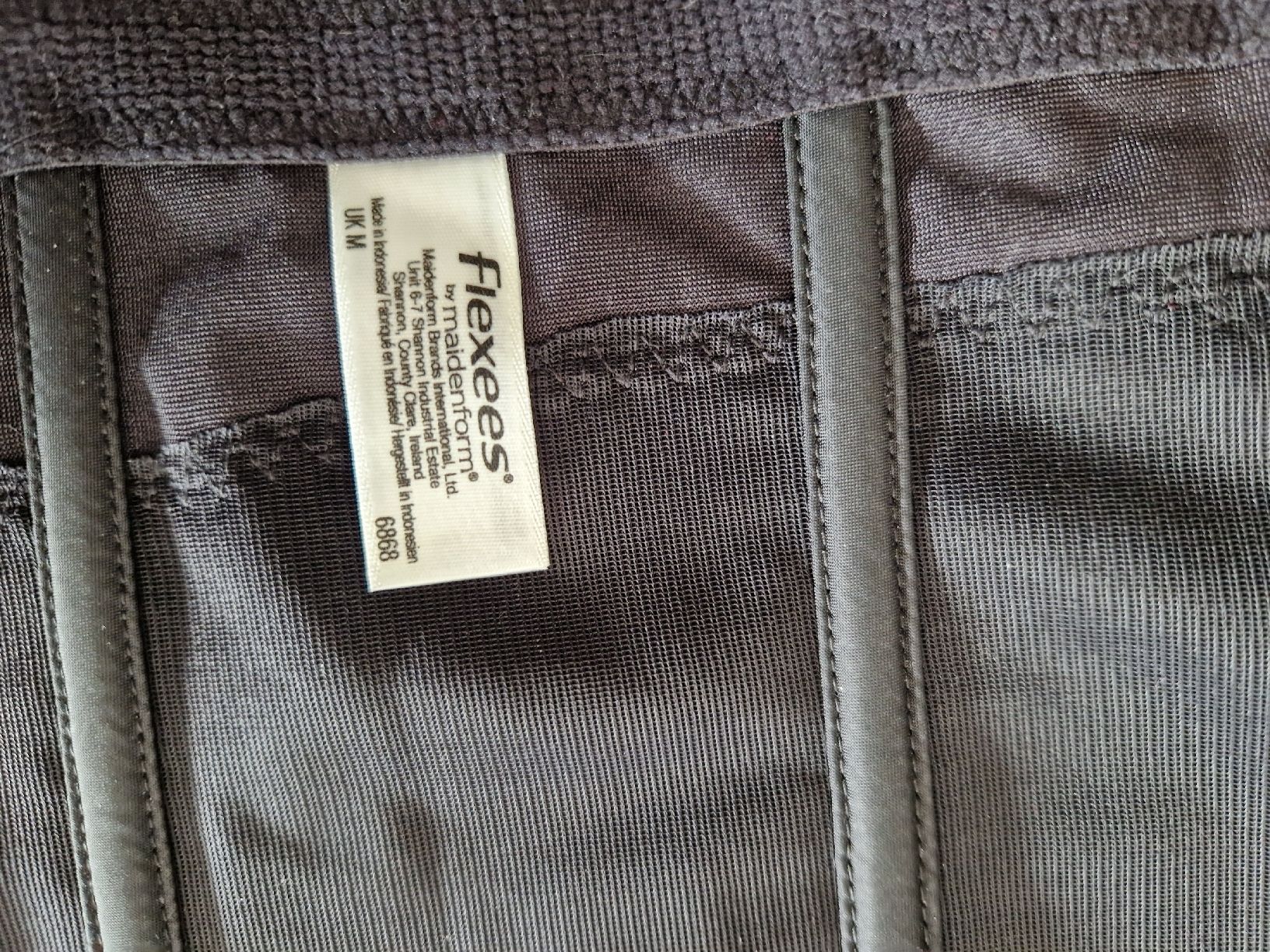 Triumph Autres dessous: 2 gaines Flexees taille M – Neuf (Voir description) à Sion par nat_xz7y 1