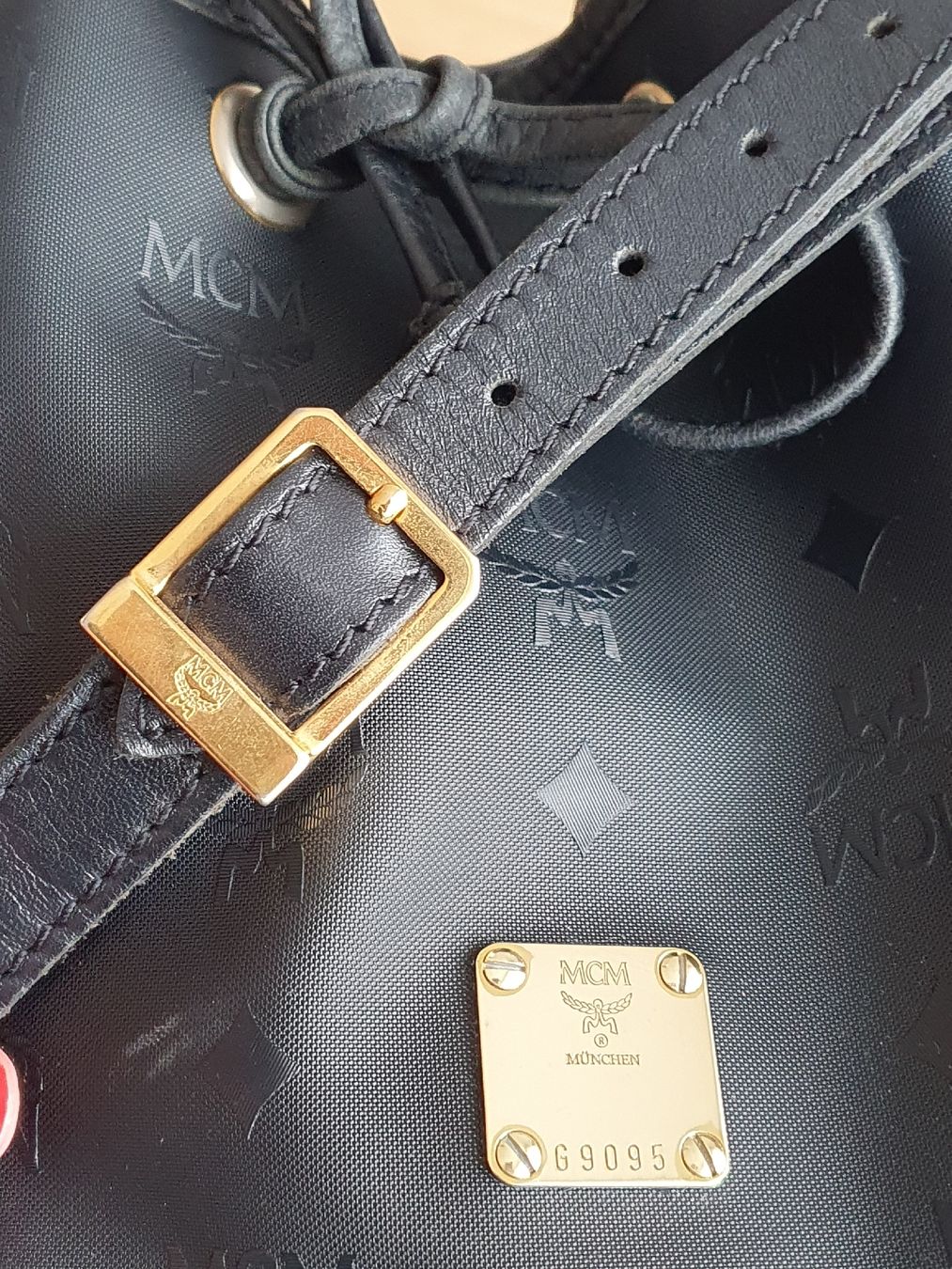 Mcm Taschen für Damen: MCM Beutetasche Vintage Medium Vinyl – Gebraucht aus Niederteufen von Mira_72 5