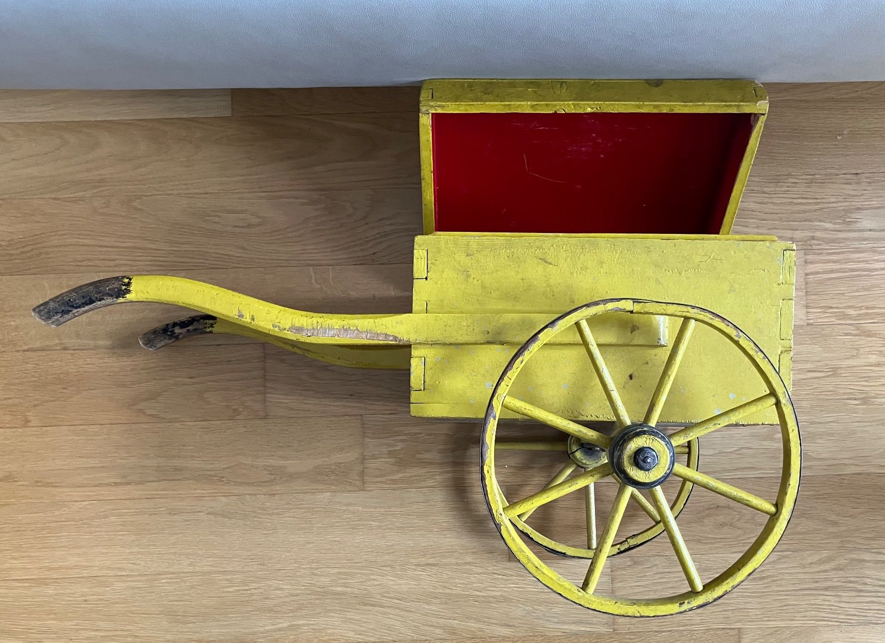 Giocattoli: Antiker gelber Post Handwagen aus Holz – Usato da Zürich venduto da Kue_Zuerich 6