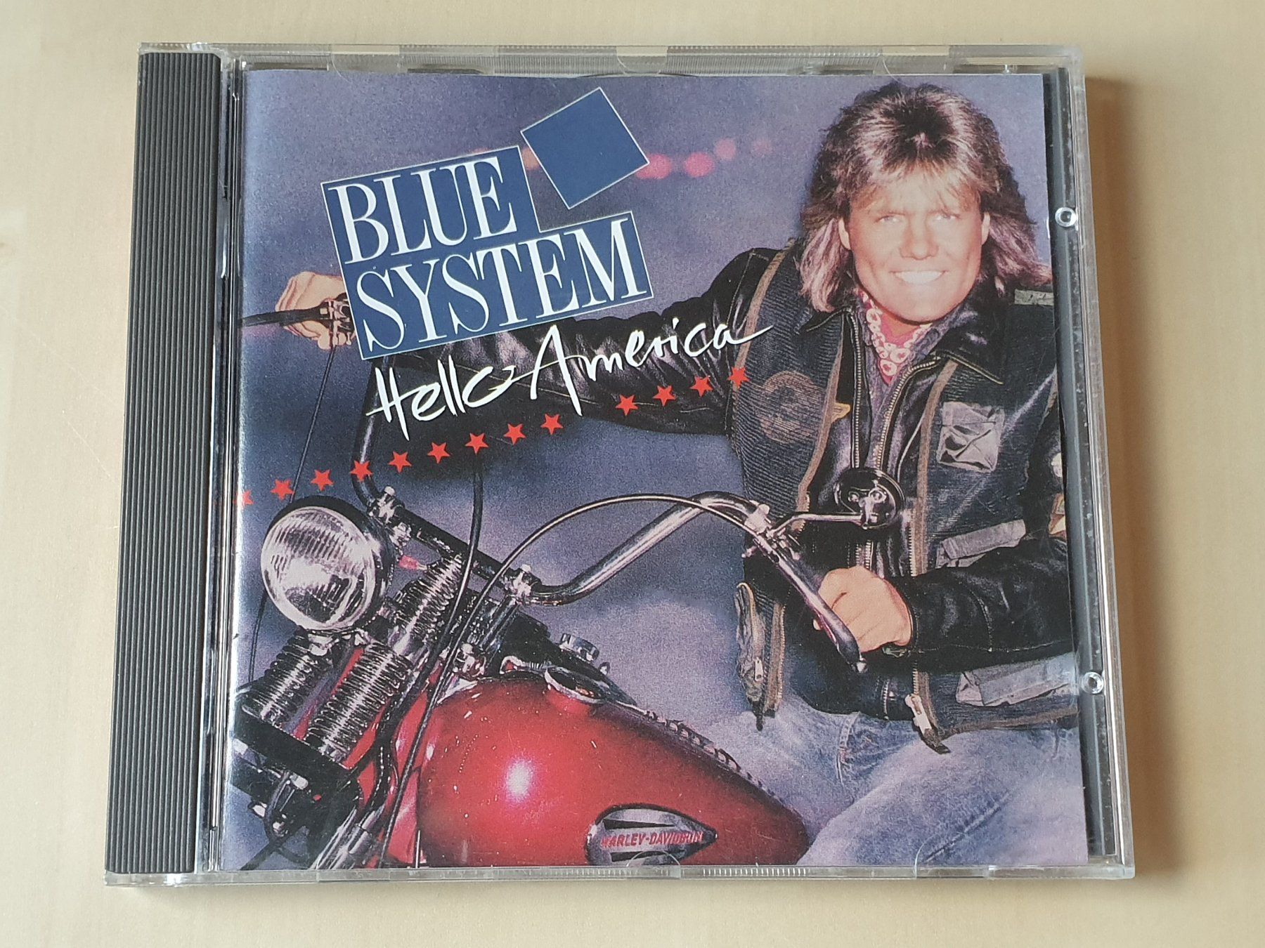 CD: Blue System Hello America – Usato da Stansstad venduto da collectorsshop