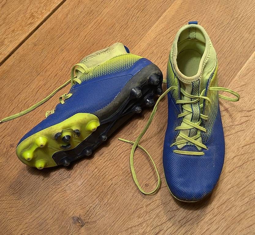 Scarpe per ragazzi: Chaussure de Foot taille 37 – Usato da Renens VD venduto da arochat